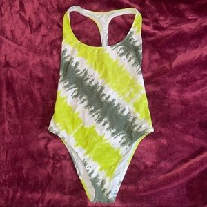 EUC. Aerie One Piece Swimsuit (M)